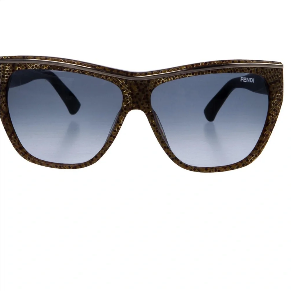 FENDI Fancy Squared Tinted Sunglasses 🕶
